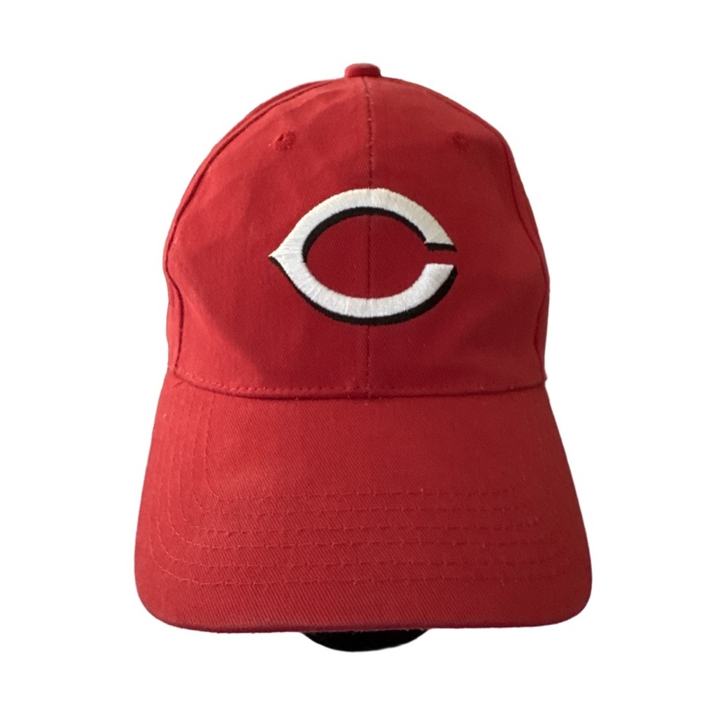 MLB Cincinnati Reds Fan Favorite Velcro Adjustable Strap Baseball Cap. OSFA